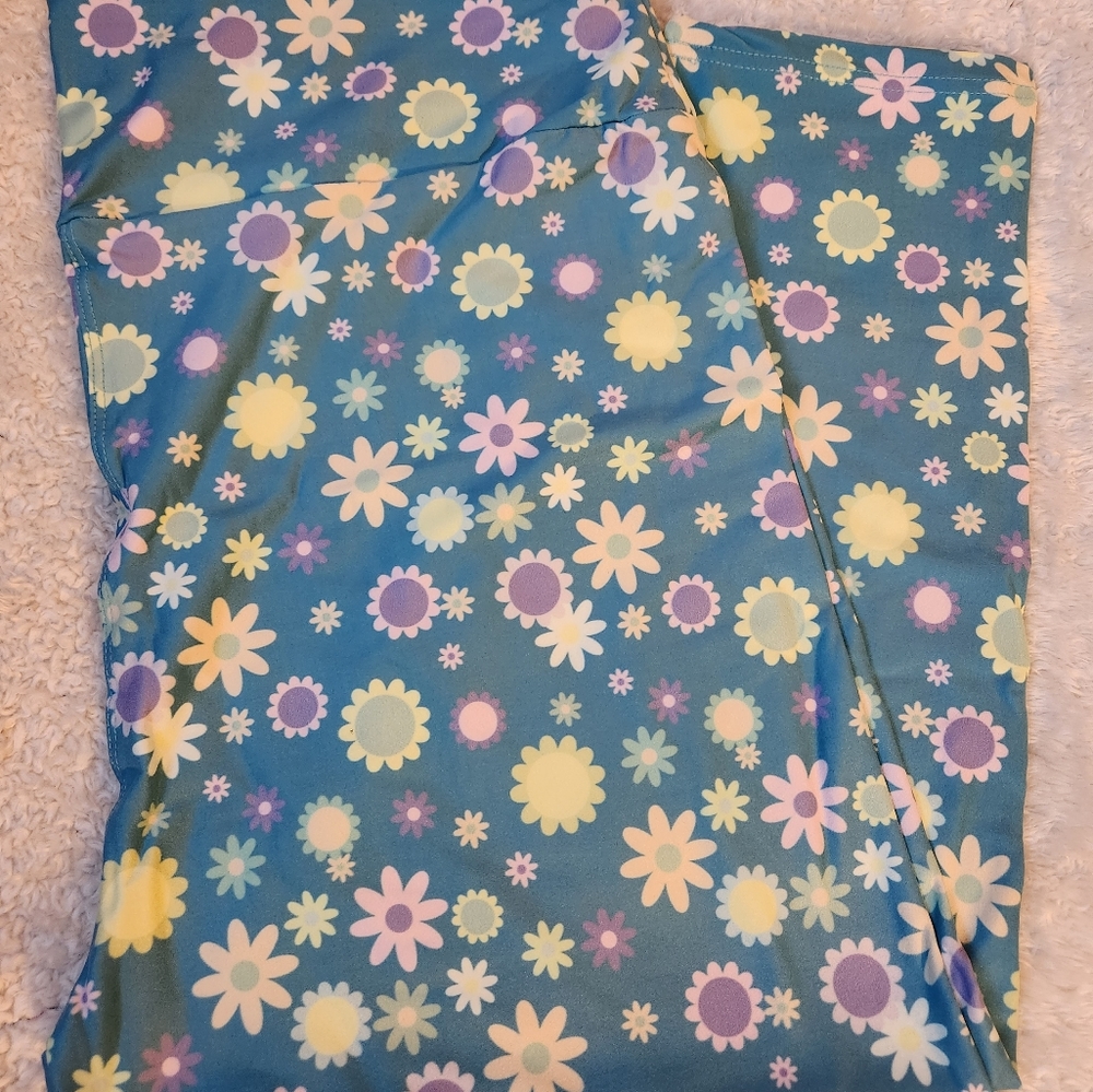 TC2 Daisies Capris